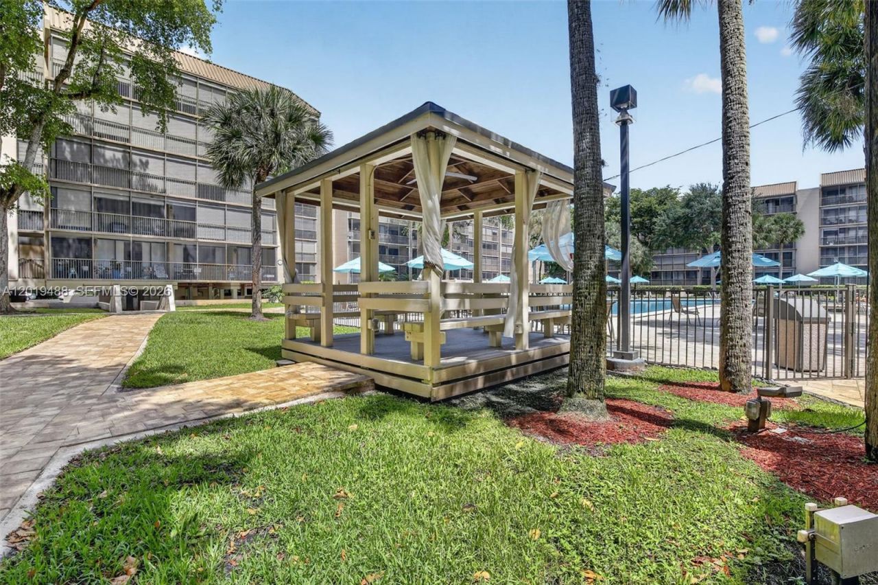 2808 N 46th Ave, Unit E654, Hollywood, FL 33021 Photo