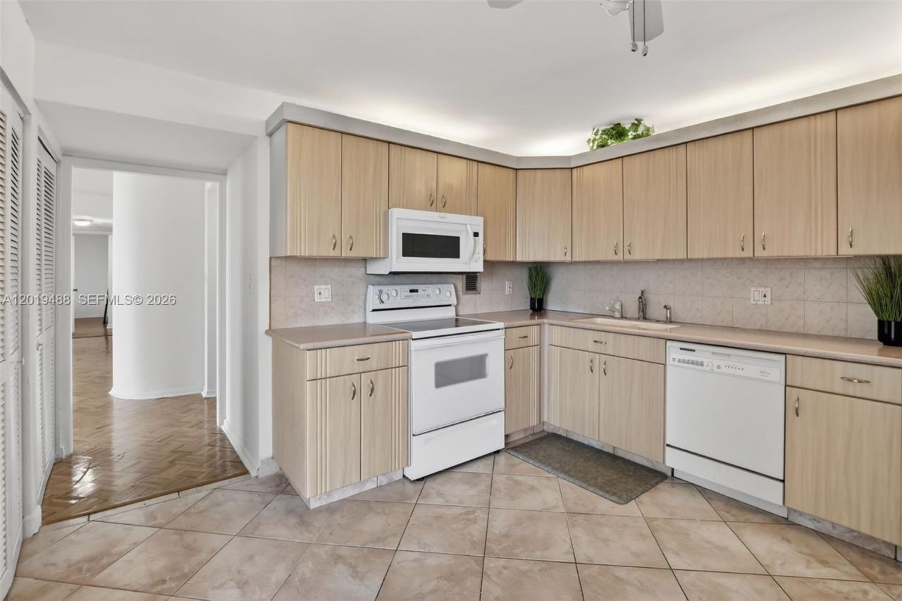 2808 N 46th Ave, Unit E654, Hollywood, FL 33021 Photo