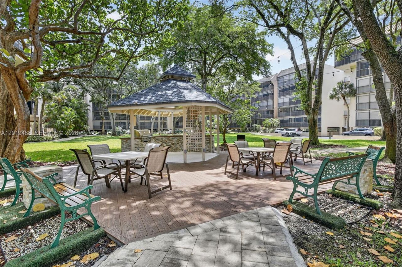 2808 N 46th Ave, Unit E654, Hollywood, FL 33021 Photo