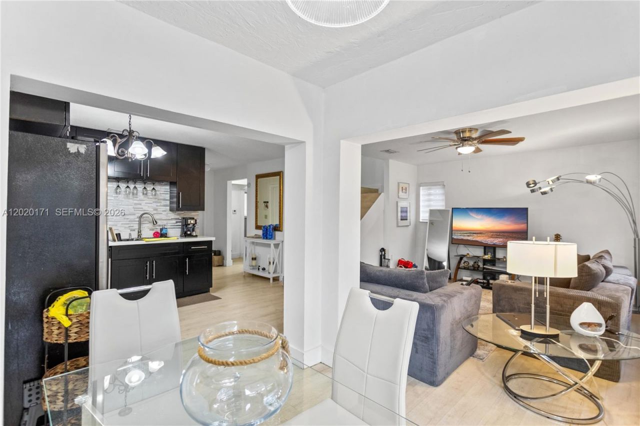 8374 SW 152nd Ave , Unit 47, Miami, FL 33193 Photo