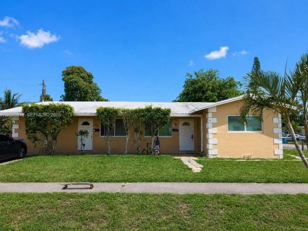 1621 NW 52nd Ave , Lauderhill, FL 33313