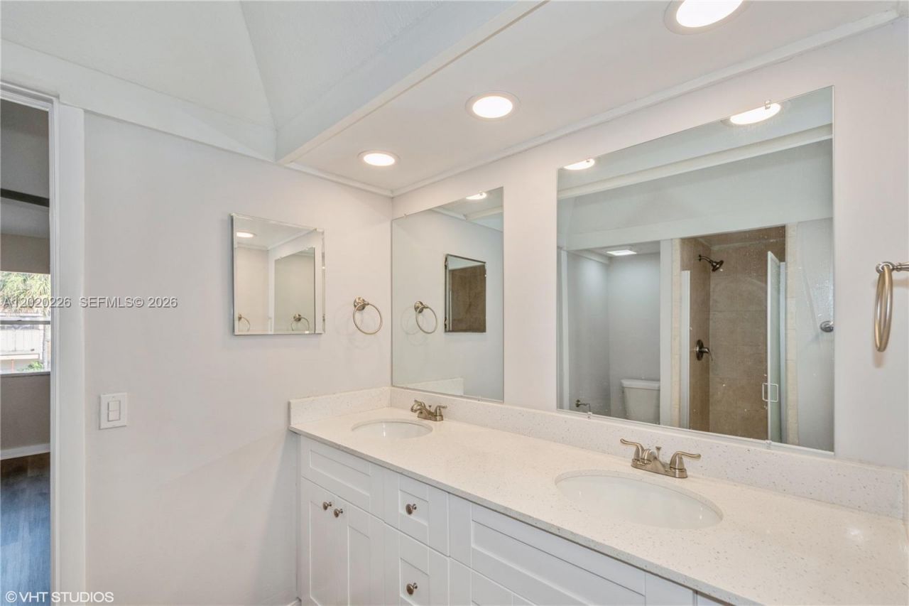 835 NW 81st Ter , Unit 7, Plantation, FL 33324 Photo