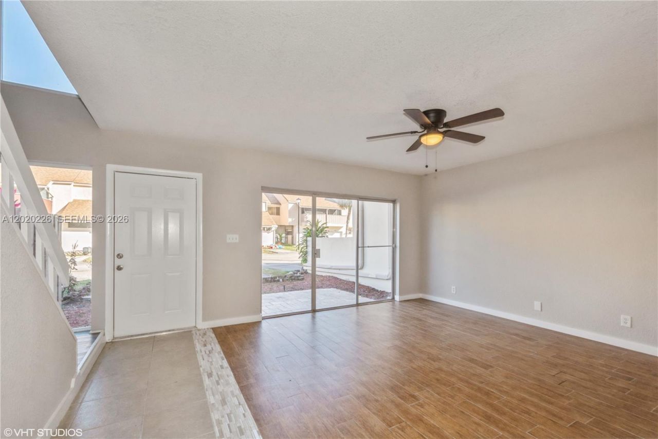 835 NW 81st Ter , Unit 7, Plantation, FL 33324 Photo