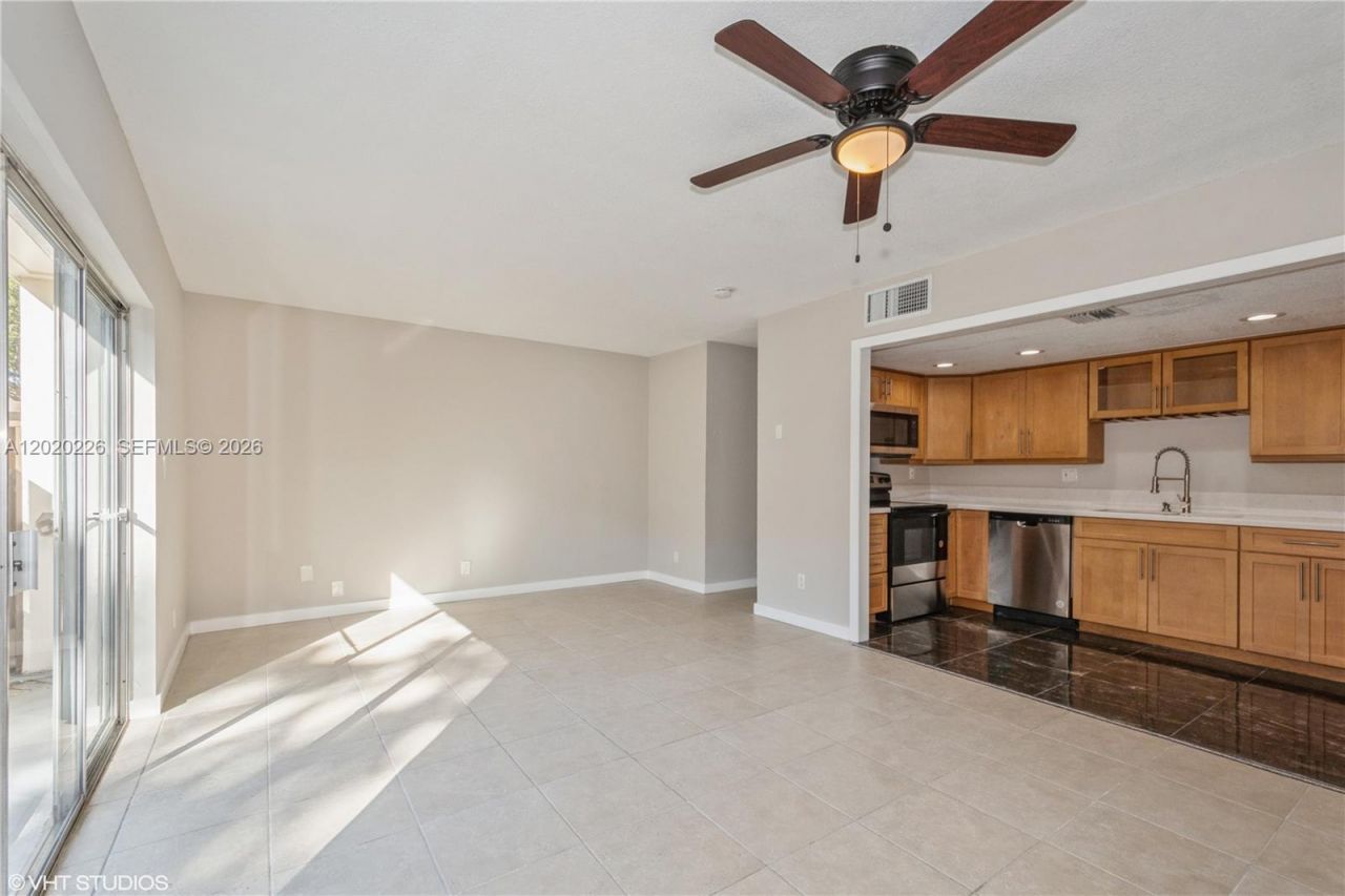 835 NW 81st Ter , Unit 7, Plantation, FL 33324 Photo