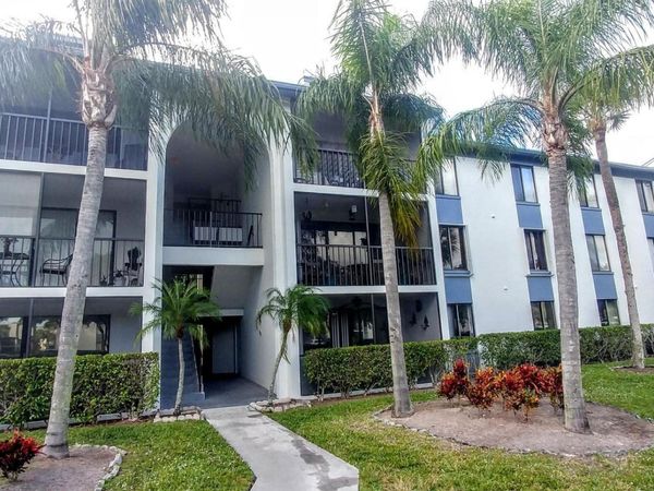 1009 Green Pine Boulevard, Unit D3, West Palm Beach, FL 33409