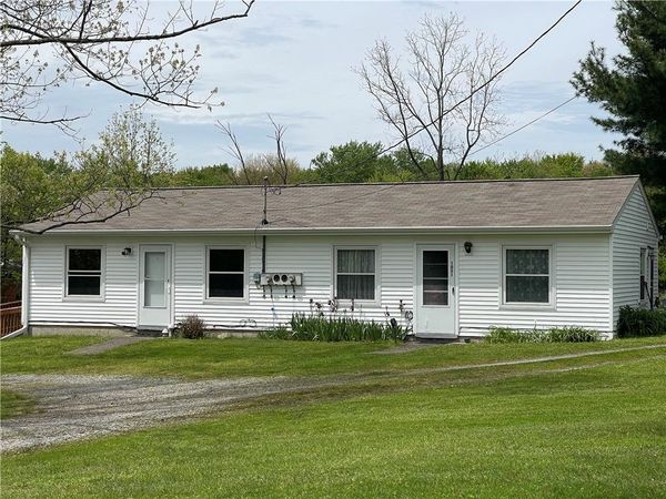1051 E Lake Road, Transfer, PA 16154