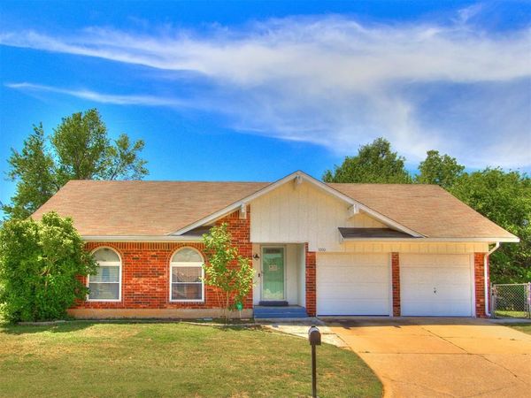 1000 NW 9th Street, Moore, OK 73160
