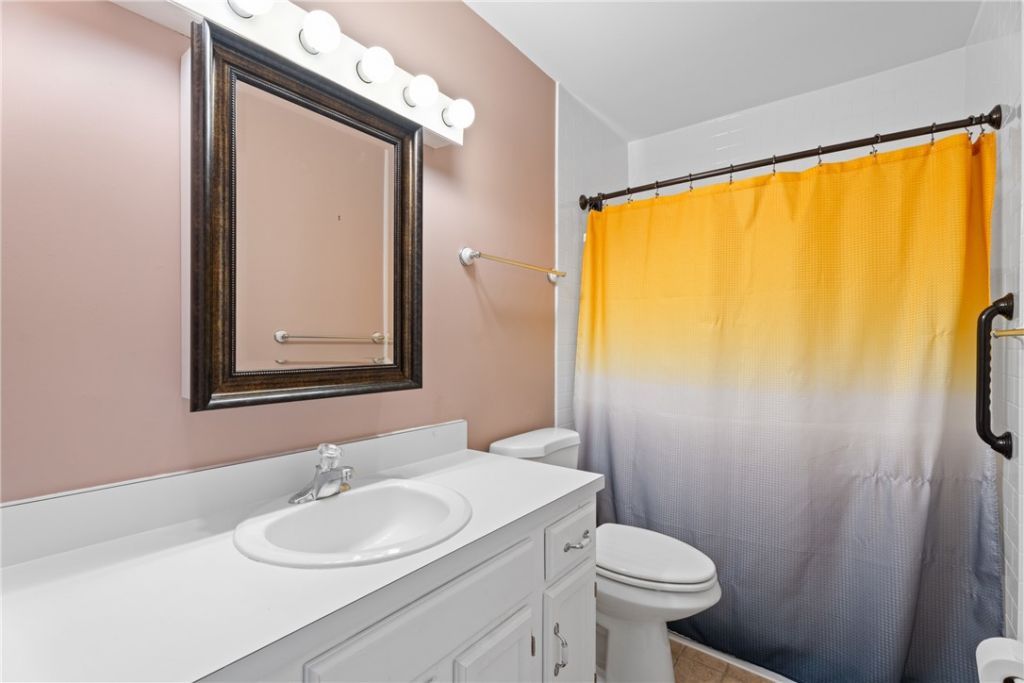 33 Pine Arbor Lane, Unit 102, Vero Beach, FL 32962 Photo