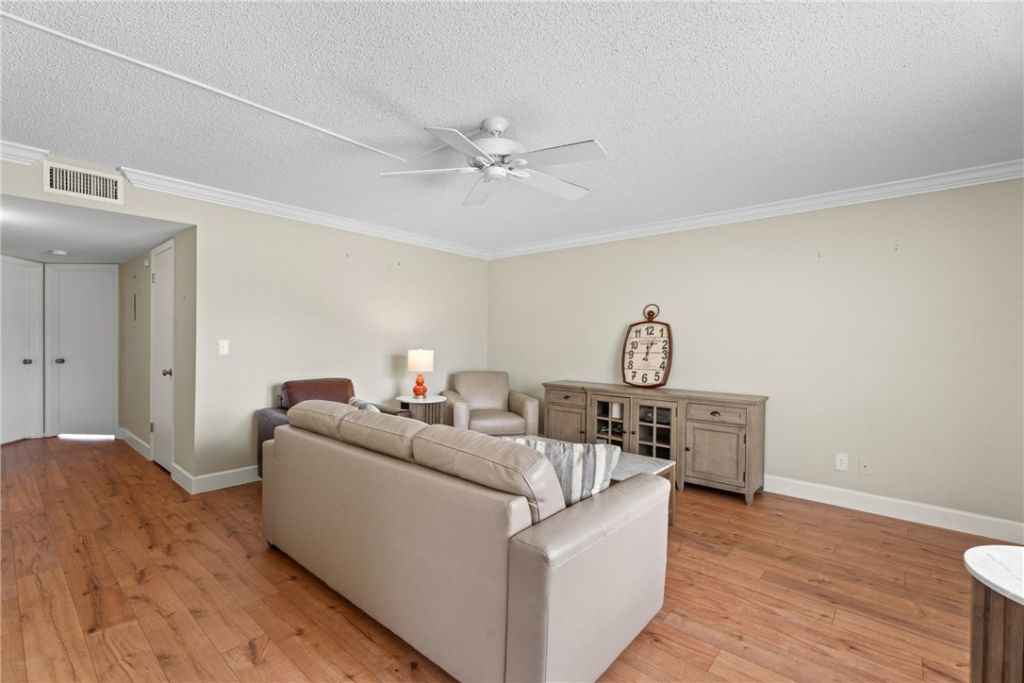 33 Pine Arbor Lane, Unit 102, Vero Beach, FL 32962 Photo