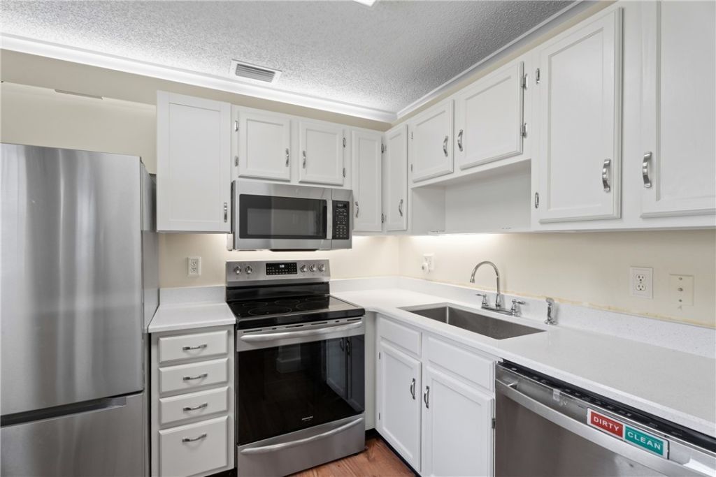 33 Pine Arbor Lane, Unit 102, Vero Beach, FL 32962 Photo