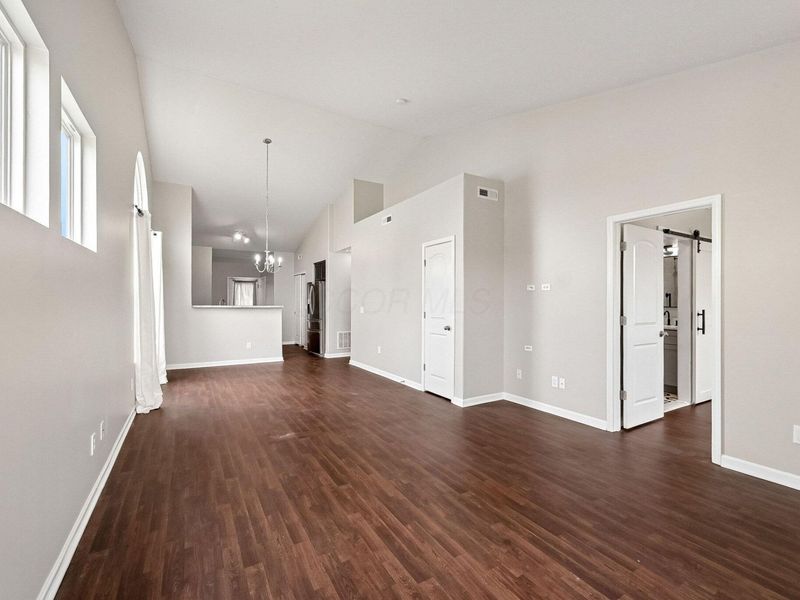 5659 Battle Creek Way, Columbus, OH 43228 Photo 7