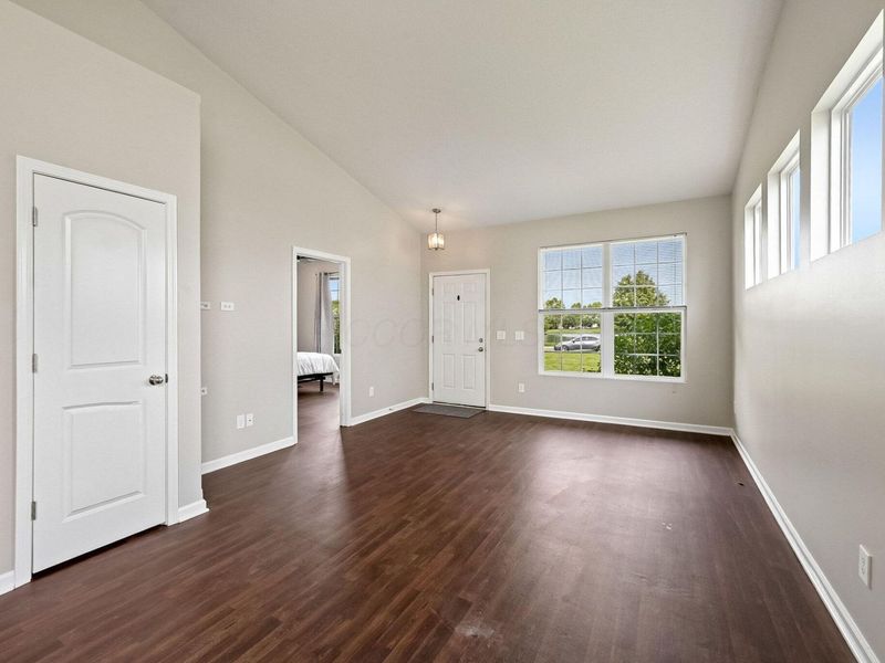 5659 Battle Creek Way, Columbus, OH 43228 Photo 8