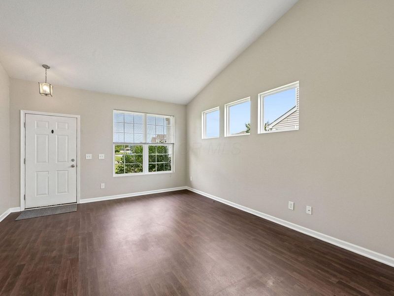 5659 Battle Creek Way, Columbus, OH 43228 Photo 9