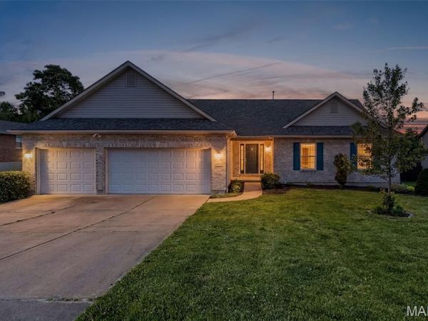1676 W Highview Drive , Arnold, MO 63010