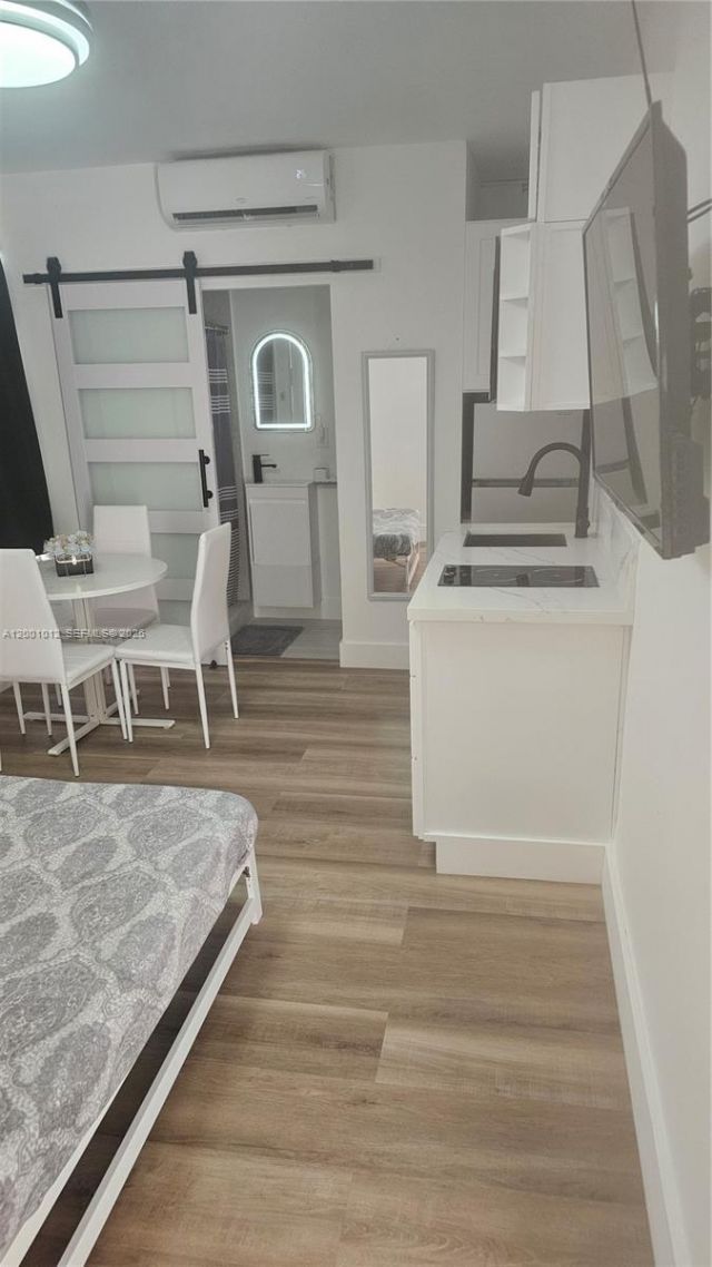 8421 NW 8th St , Pembroke Pines, FL 33024 Photo