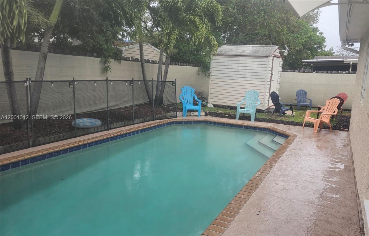 8421 NW 8th St , Pembroke Pines, FL 33024 Photo