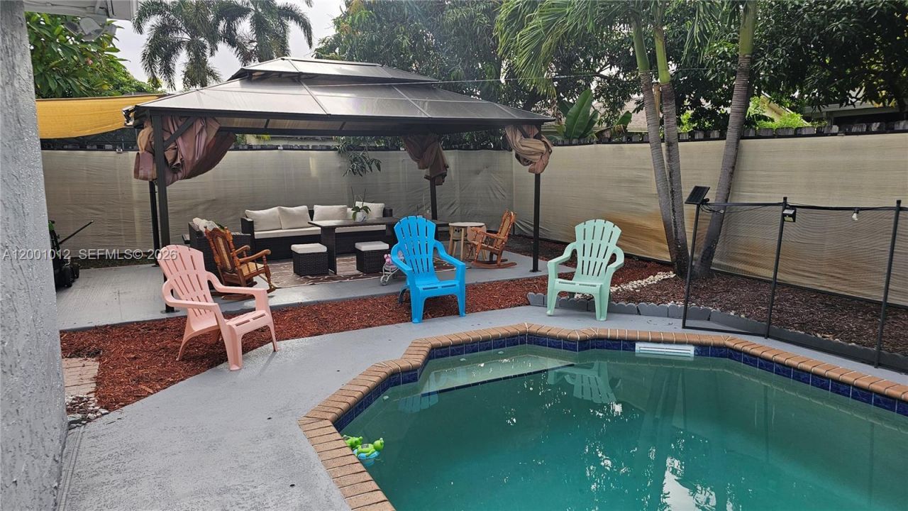 8421 NW 8th St, Pembroke Pines, FL 33024 Photo