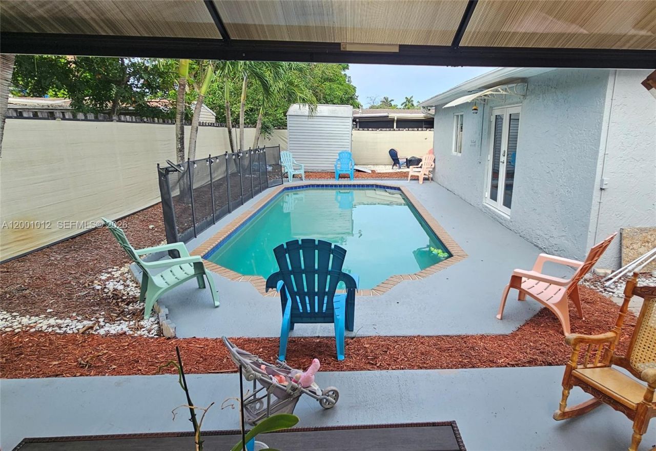 8421 NW 8th St, Pembroke Pines, FL 33024 Photo