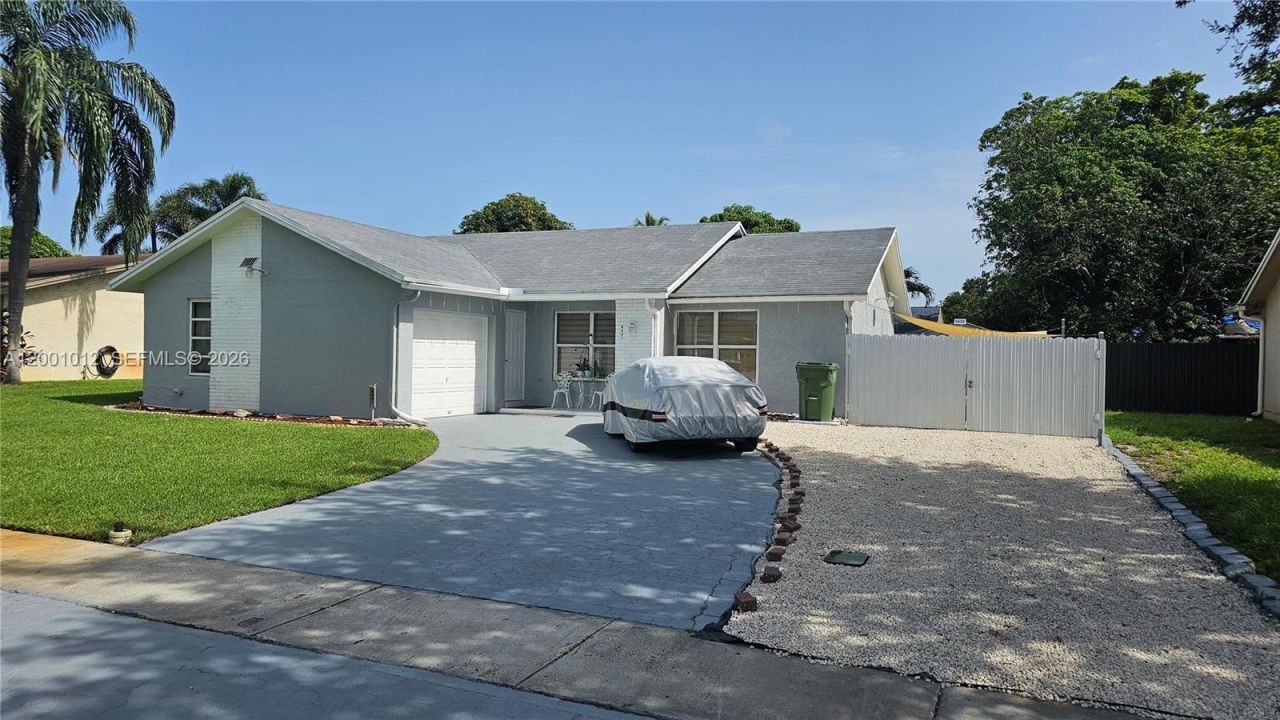 8421 NW 8th St, Pembroke Pines, FL 33024 Photo