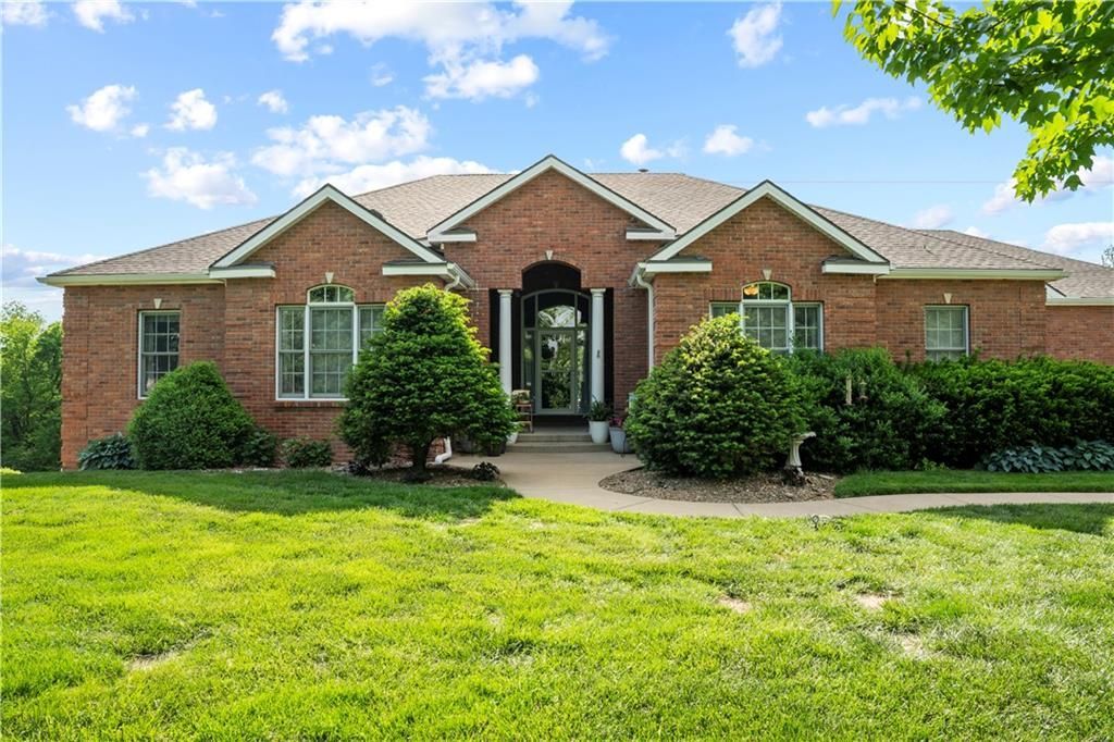 19704 Red Oak Boulevard, Saint Joseph, MO 64505 Main Photo