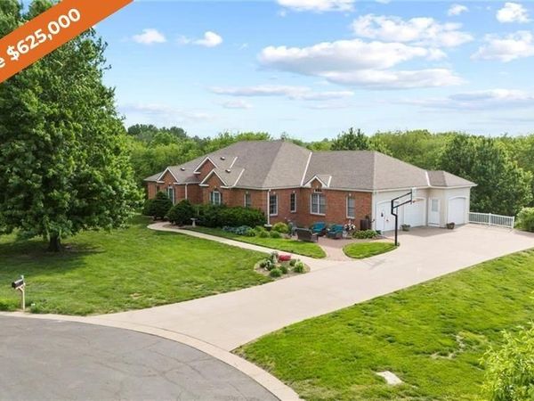 19704 Red Oak Boulevard, St Joseph, MO 64505