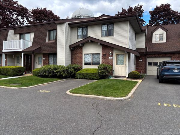 156 W Cambridge Drive E, Unit 156, Copiague, NY 11726