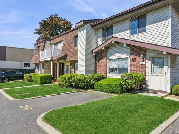156 W Cambridge Drive E, Unit 156, Copiague, NY 11726