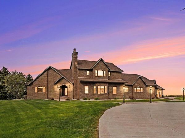 1358 US Highway 75, Pipestone, MN 56164