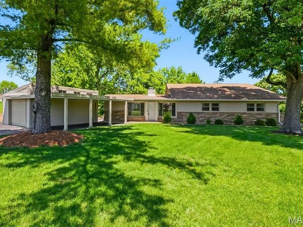 12125 Old Saint Charles Road, Bridgeton, MO 63044