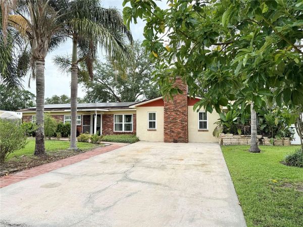 2523 KRUEGER LN , TAMPA, FL 33618