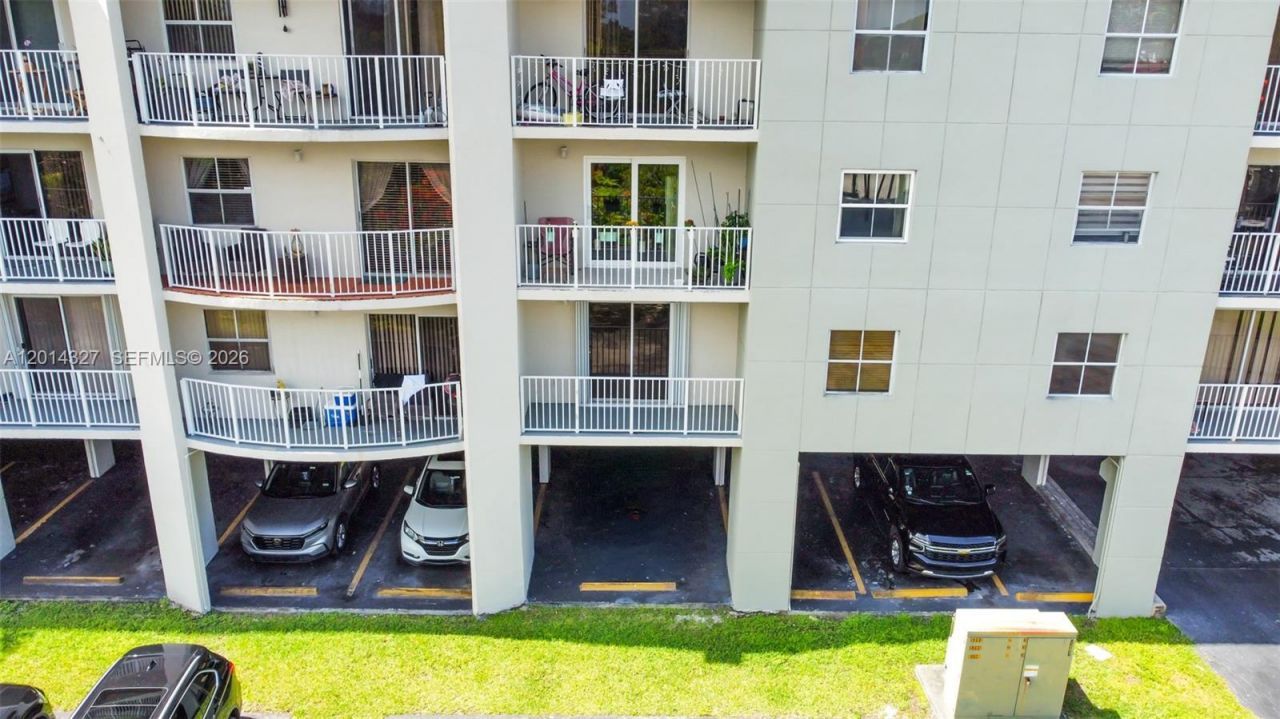 8200 SW 210th St, Unit 103, Cutler Bay, FL 33189 Photo