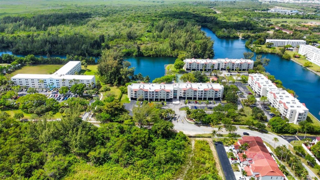 8200 SW 210th St, Unit 103, Cutler Bay, FL 33189 Photo