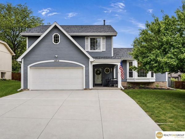 16915 Patterson Drive, Omaha, NE 68135