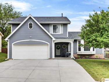 16915 Patterson Drive, Omaha, NE 68135