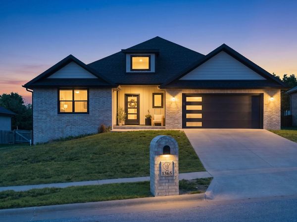 1365 W Gaslight Drive, Springfield, MO 65810