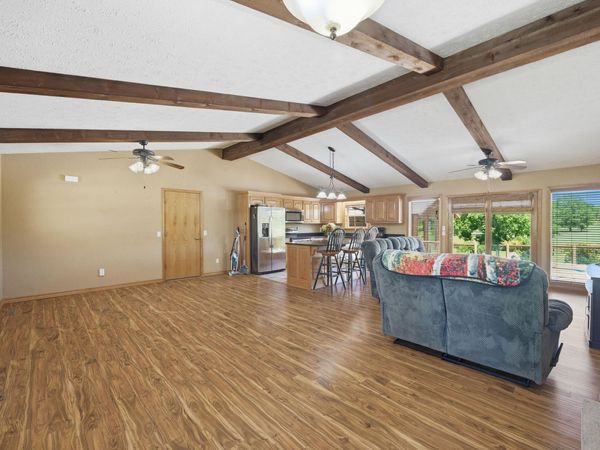 12655 Farm Road 2205 Circle , Cassville, MO 65625