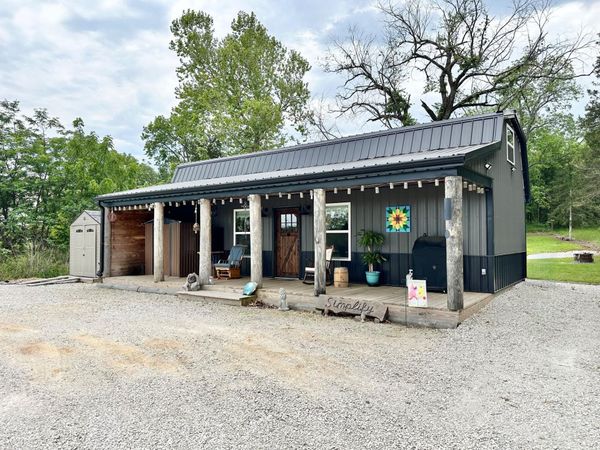 24902 County Road 318, Pittsburg, MO 65724