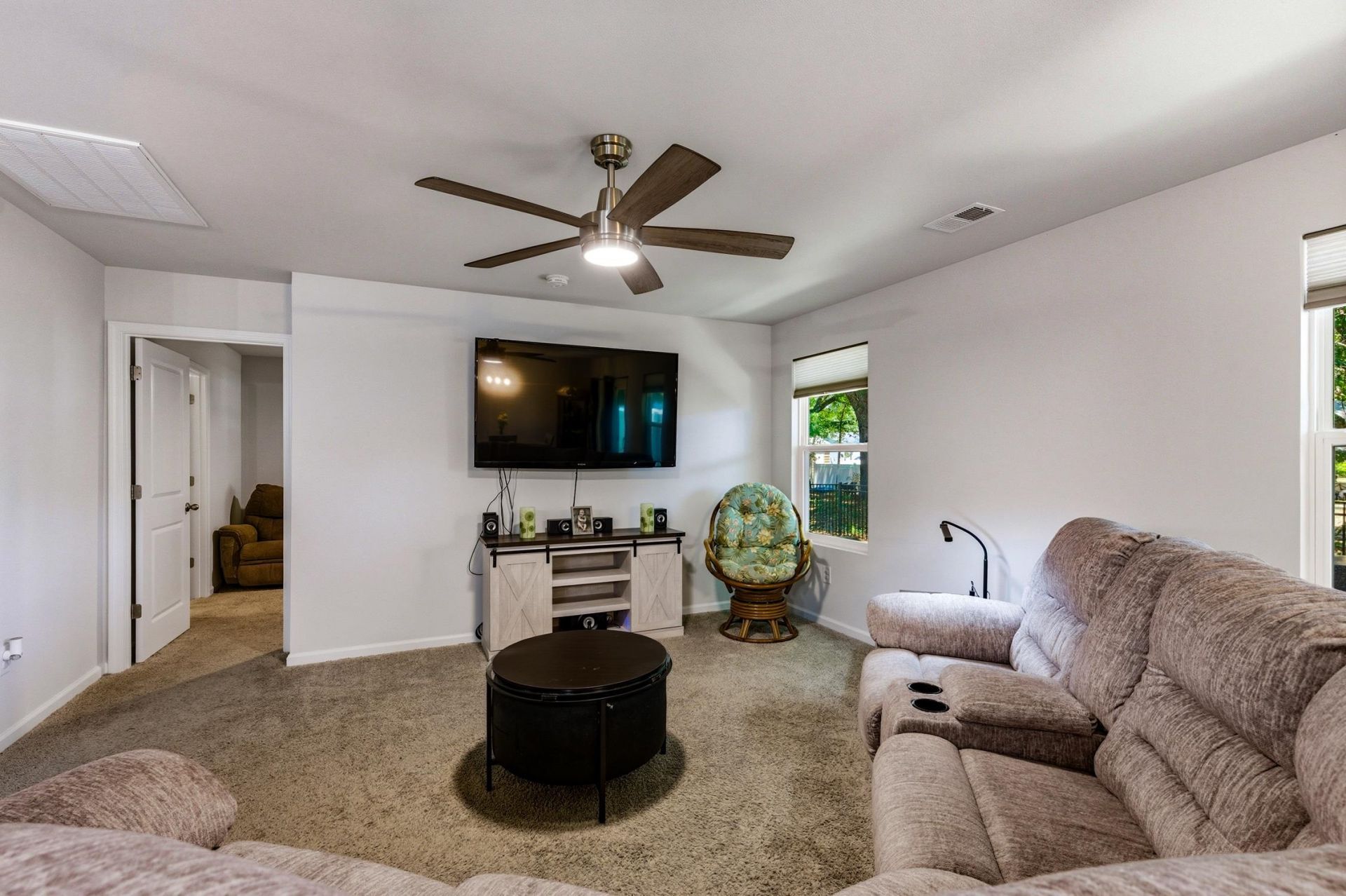 144 Foxford Dr. Photo 4