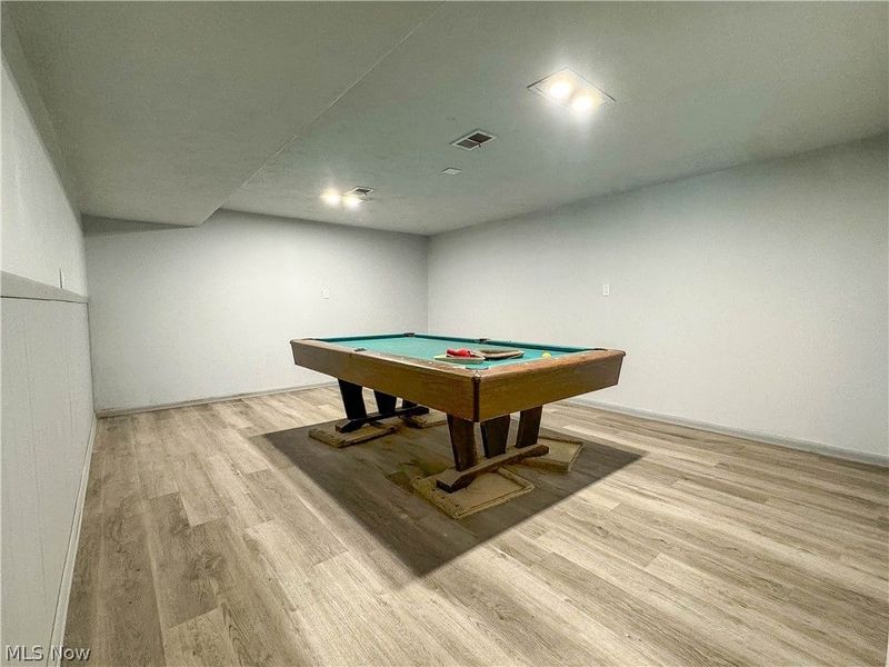 1050 Park Circle, Girard, OH 44420 Photo 13