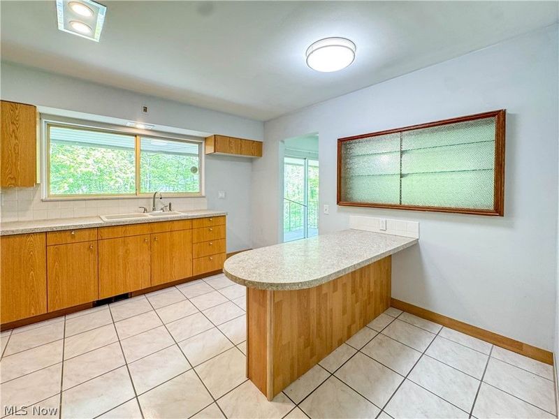1050 Park Circle, Girard, OH 44420 Photo 24