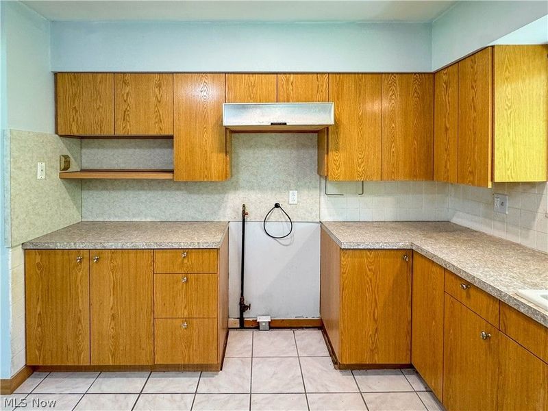 1050 Park Circle, Girard, OH 44420 Photo 26
