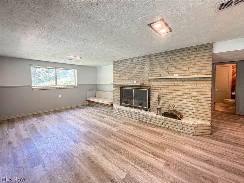 1050 Park Circle, Girard, OH 44420 Photo 7