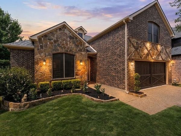 8421 La Fontaine Drive, North Richland Hills, TX 76182