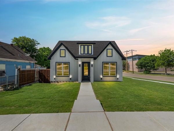 3021 Avenue J, Fort Worth, TX 76105