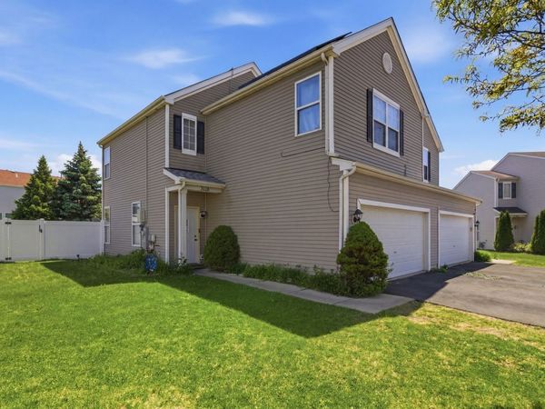 3710 Chatham Court , Joliet, IL 60435