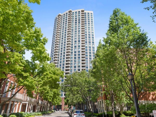 501 N Clinton Street , Unit 607, Chicago, IL 60654