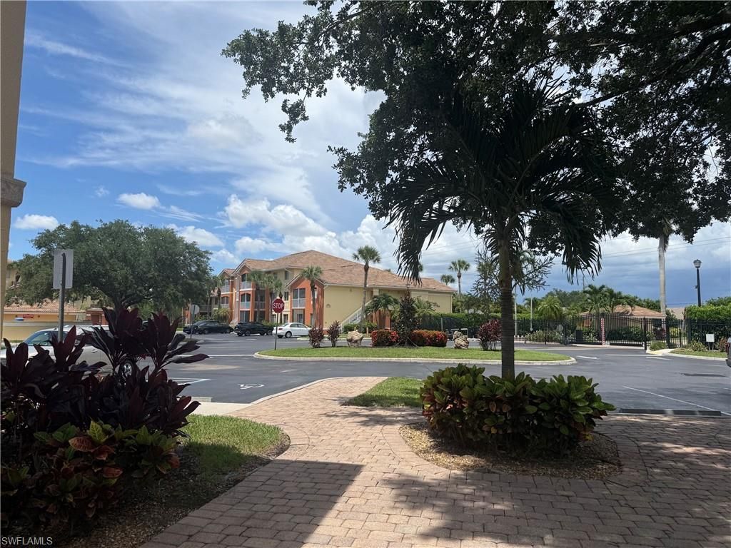 6490 Aragon Way, Unit 106, Fort Myers, FL 33966 Photo