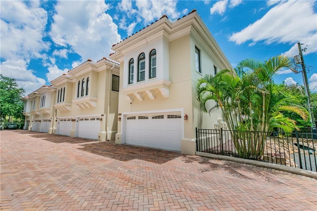 3814 Villas Del Sol Court, Tampa, FL 33609 Main Photo