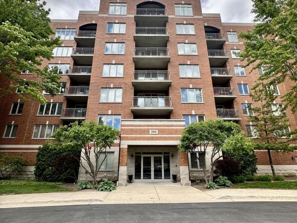 390 S Western Avenue , Unit 605, Des Plaines, IL 60016