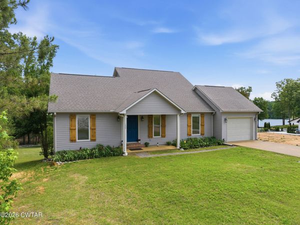 157 Persimmon Circle , Lexington, TN 38351
